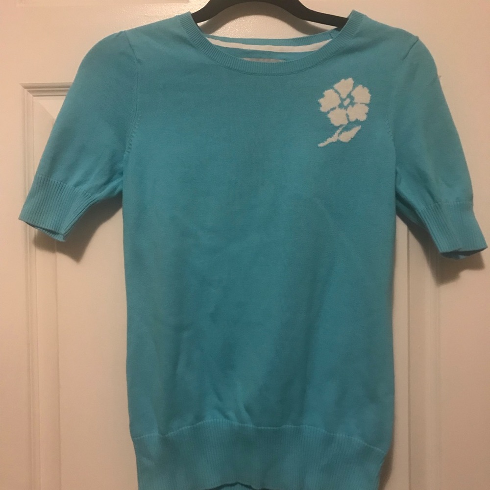 Like NEW old navy robbin’s egg blue sweater